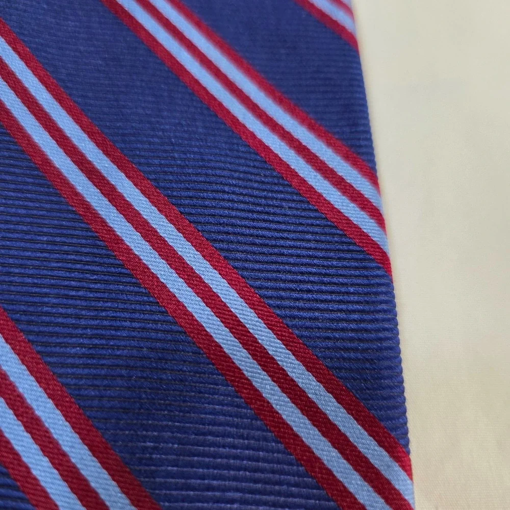 Brooks Brothers Silk REPP Stripe Necktie Blue Red Lined Pattern Woven in England